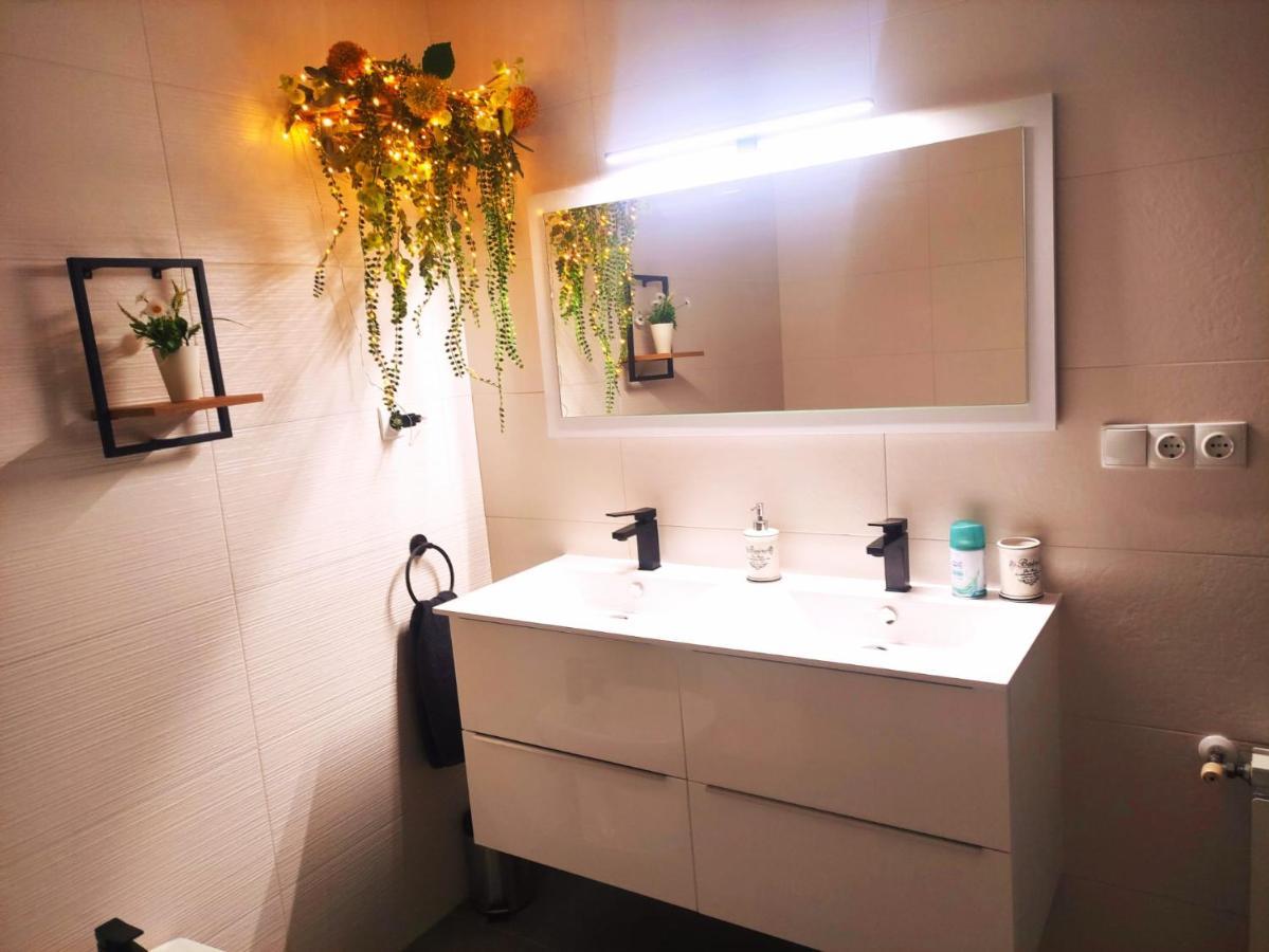 Rosalia 5 Estrellas - Garaje Free - 90m2 Apartment Granada